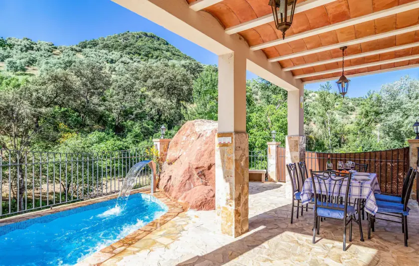 Stunning Home In Rute - Image 1