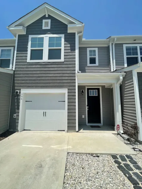 Quiet neighborhood, close to beaches, downtown, and all Wilmington has to offer! - Image 1