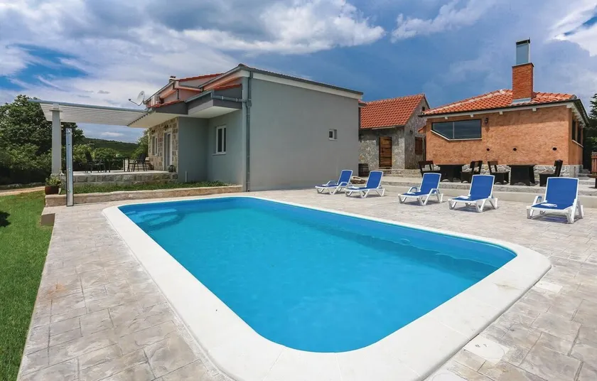 Three-Bedroom Holiday Home In Dugogabe - Image 1