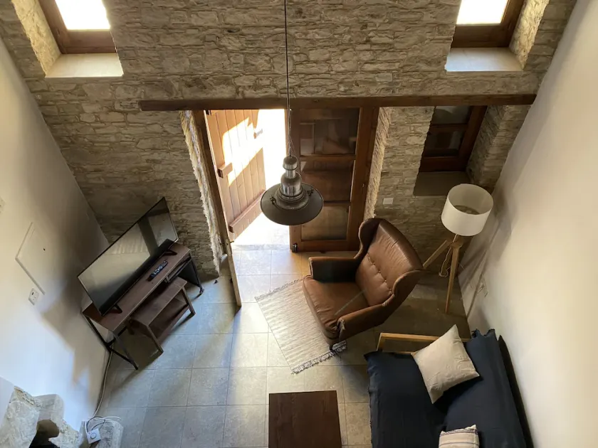 Acogedora casa marrón - Image 1