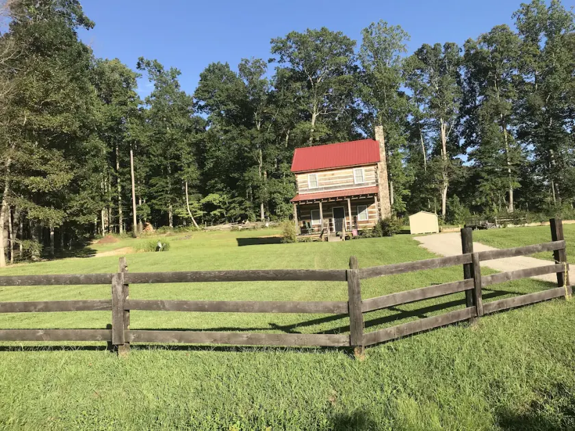 The Natchez - quiet front porch & rockers.  - Image 1