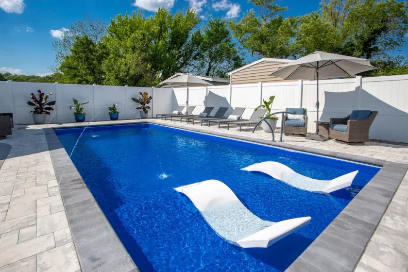 Private Pool Rec Room Parking Clean Screened Porch - Image 1