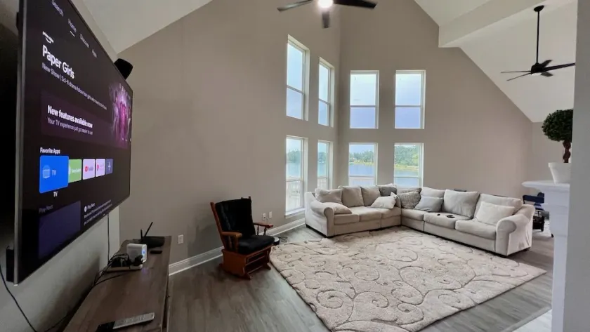 Newly remodeled house on the lake!  Private beach! Near the Gulf of Mexico - Image 1