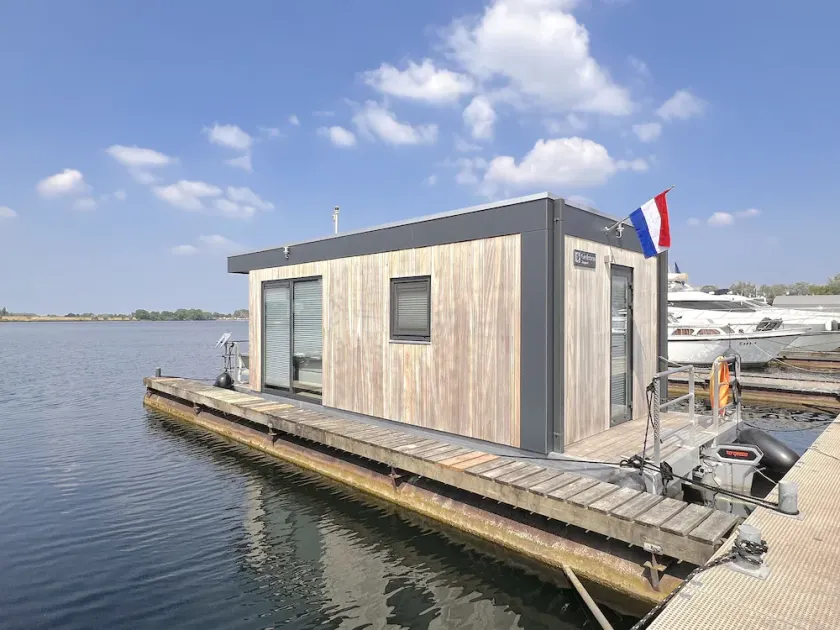 Bateau de luxe dans un endroit magnifique à Maasbommel - Image 1