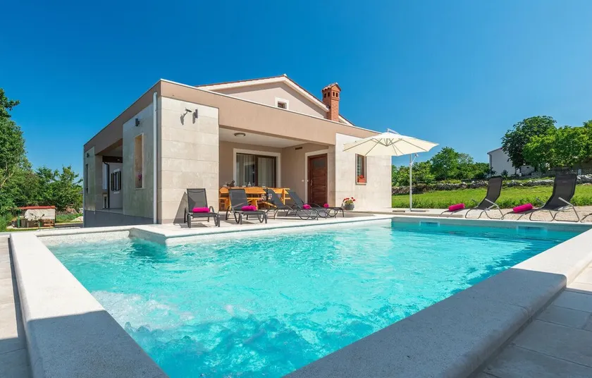 Luxurious Home In Orihi - Image 1