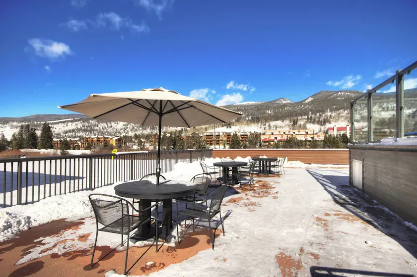2800 Slopeside condo - Image 1