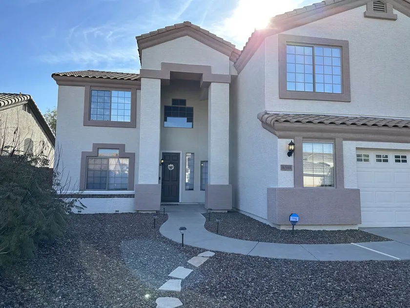 Minutes to spring training, and large comfortable 5 bedroom home.   - Image 1