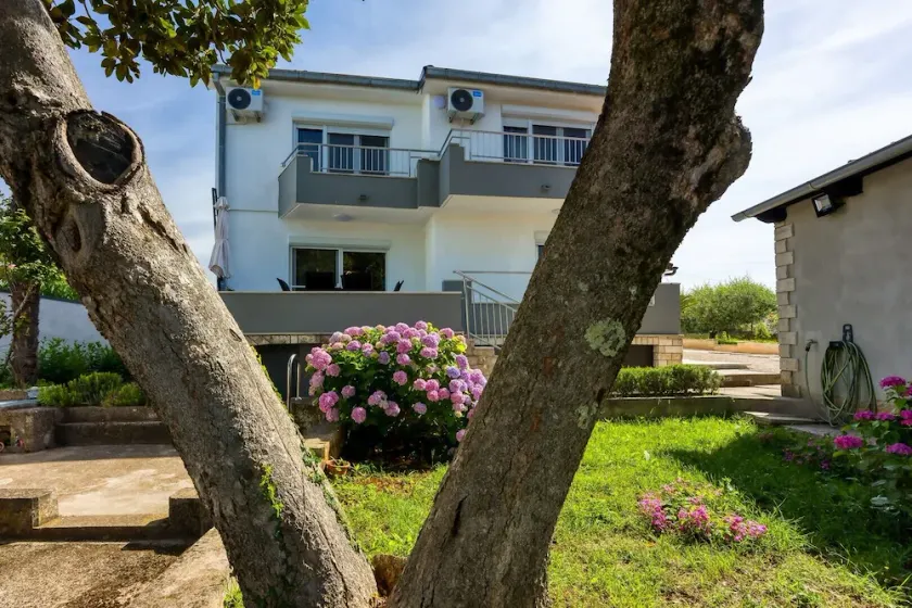 Magnolia Apartment - Image 1
