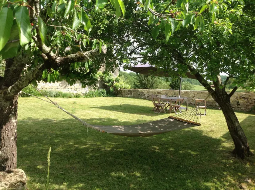 Comfortable cottage with enclosed garden in  an authentic Castelnau Gascon - Image 1