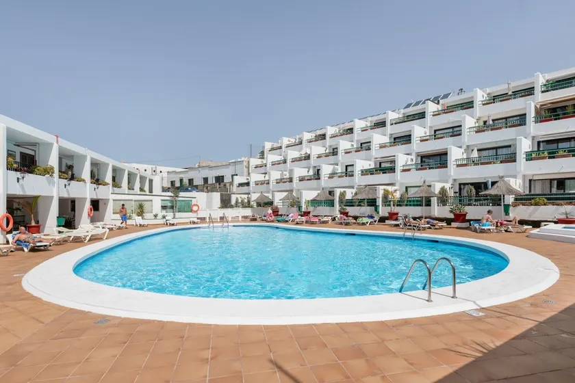 Charming \"La Florida\" Apartment with Pool, Balcony, Sea Views & Wi-Fi - Image 1