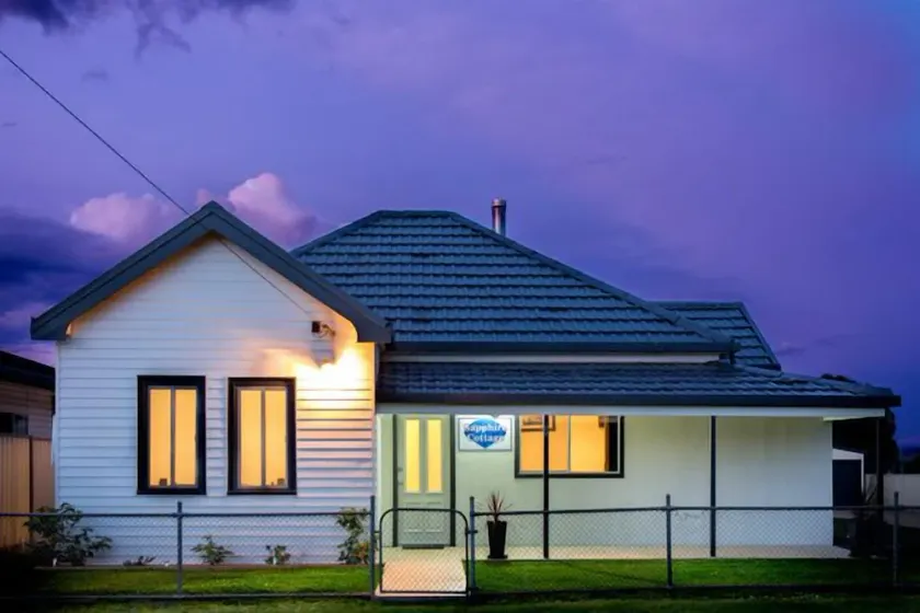Sapphire Cottage - Image 1