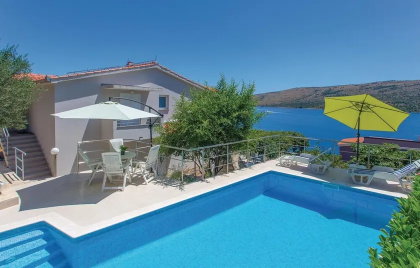 Stunning home in Marina - Image 1