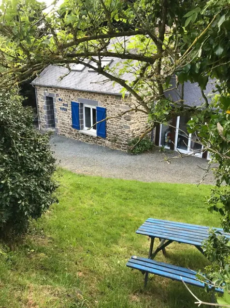 Charming house set in grounds and forest, guaranteed peace and quiet. - Image 1
