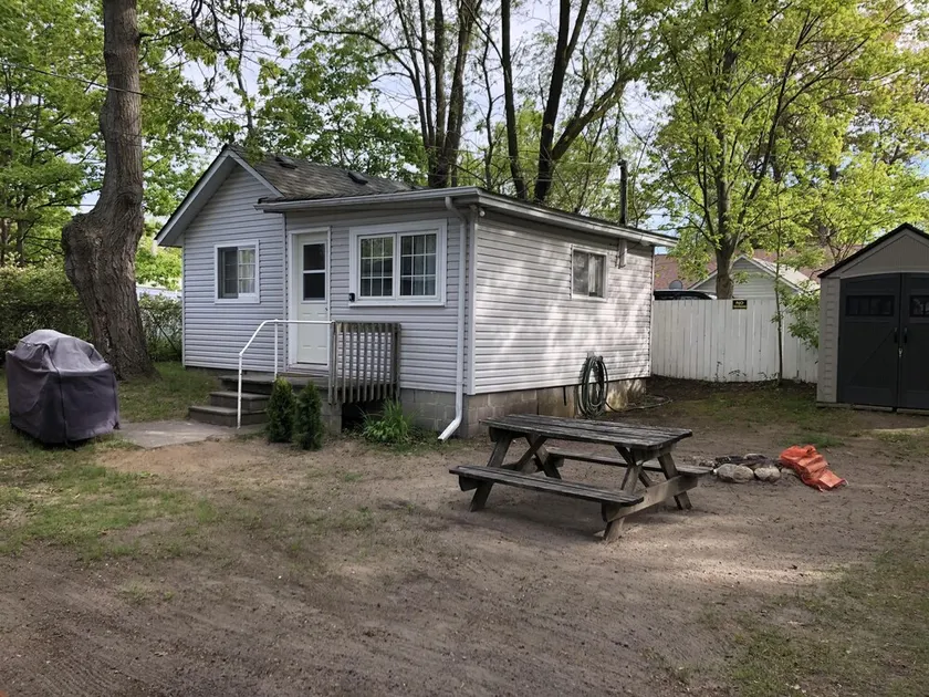 Medium Cottage, 2 min Walk to Beach, BCC #3 - Image 1