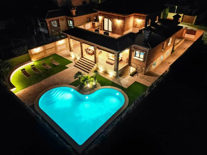 Luxe Experience Toledo * Pool * BBQ * Billar - Image 1