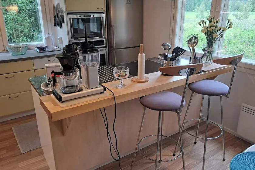 Pet Friendly Retreat - Sleeps 8 with Sauna - Image 1