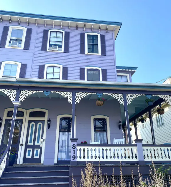 One Bedroom flat 1 block from Beach & 3 blocks from Washington Square - Image 1