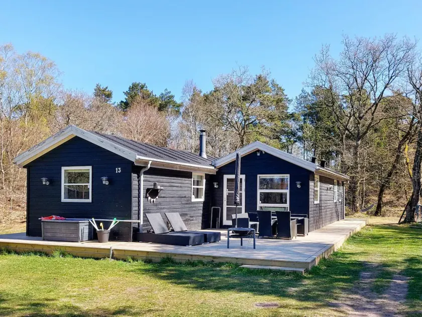 Attractive Holiday Home with Whirlpool near Hadsund - Image 1