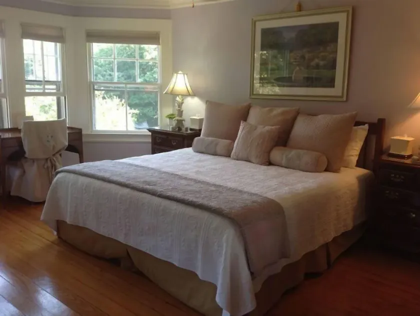 Kennebec Room - King Bed, Private Bath - Image 1