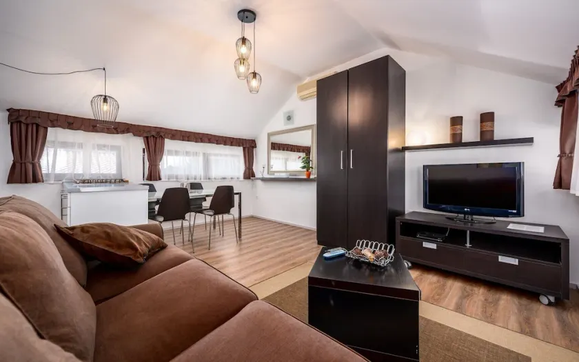KATORO maison avec appartement - Image 1