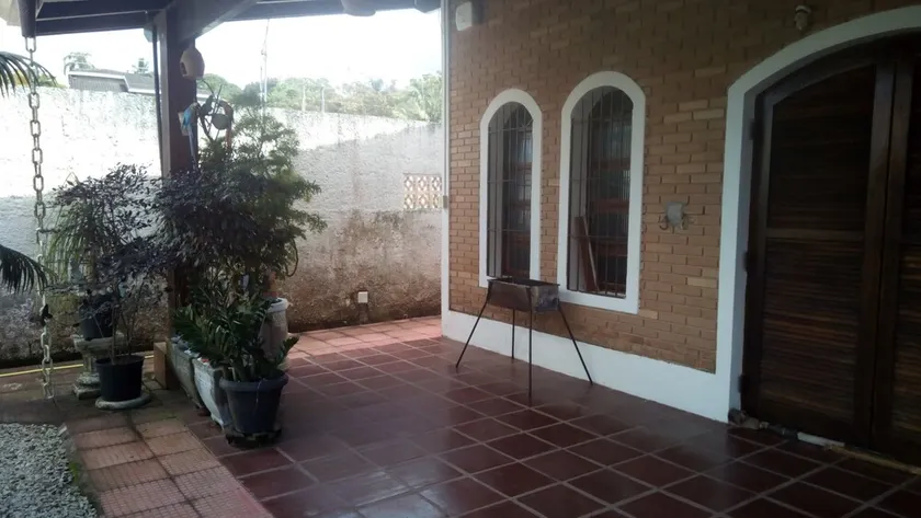 House 500 meters from the beach of Martim de Sá - Image 1