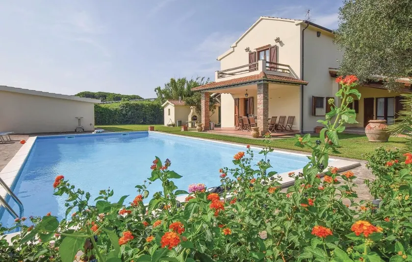 Beautiful home in Orbetello -GR- - Image 1