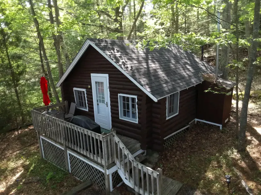 Pine Grove Cottages: Cottage 3: Studio Cottage - Pet Friendly - Image 1