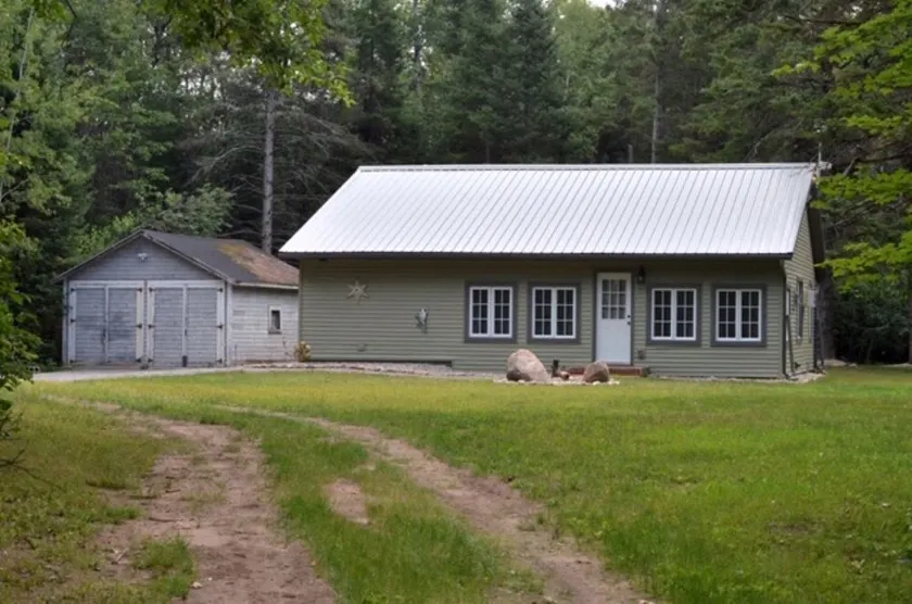 Cozy Cottage in the Northwoods - Image 1