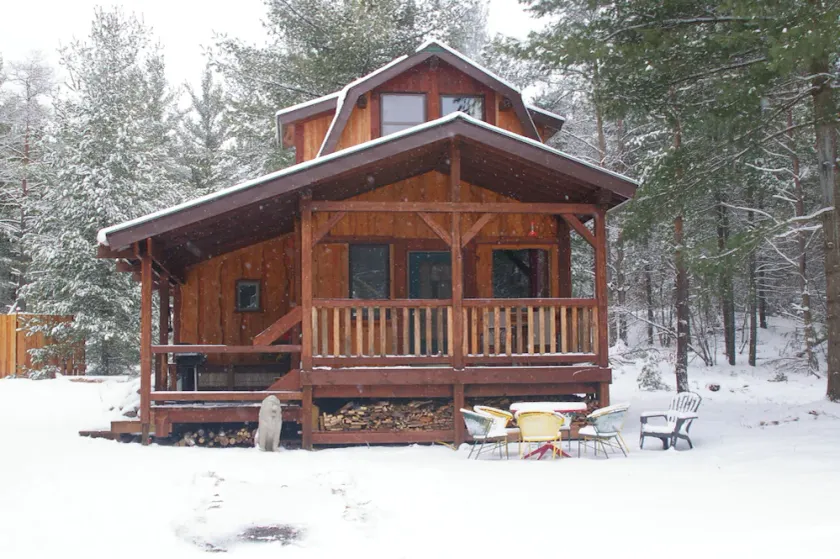 Lion's Den Cabin på The King's Pines - Image 1