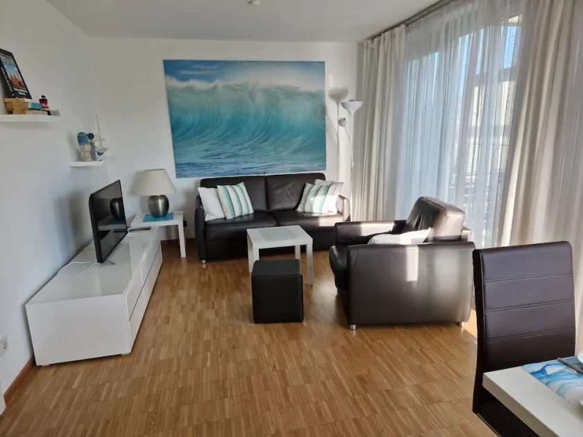 Modern, bright 2 room apartment at the harbor - Image 1