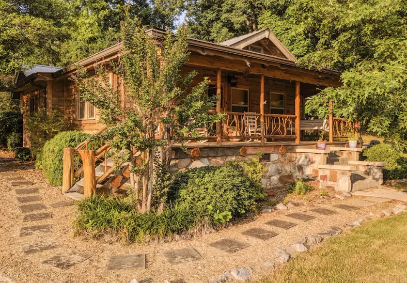 Great Location. Walking distance. Original Character with updates. - Image 1