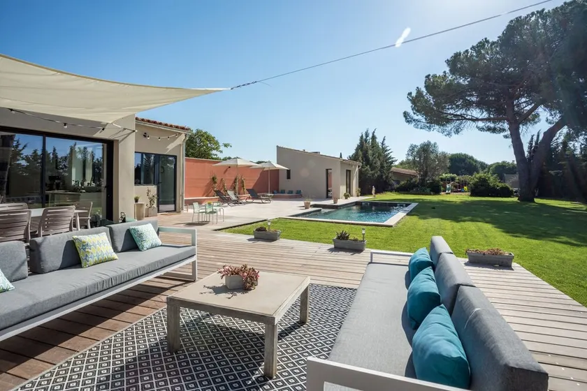 Hus med pool nära stranden och Montpellier - Image 1