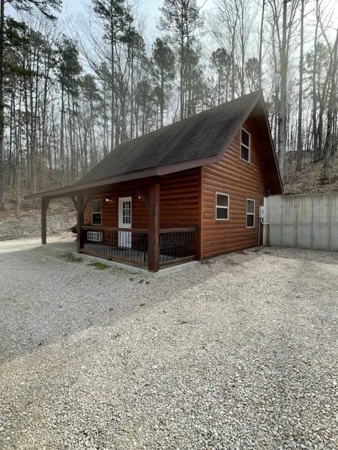 Cozy Cabin on the edge of town only 1/2 mile from Current River ! - Image 1
