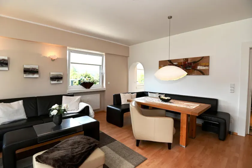 Luxury apartment Alpenpanorama ***** with a dream view in a quiet, central location - Image 1