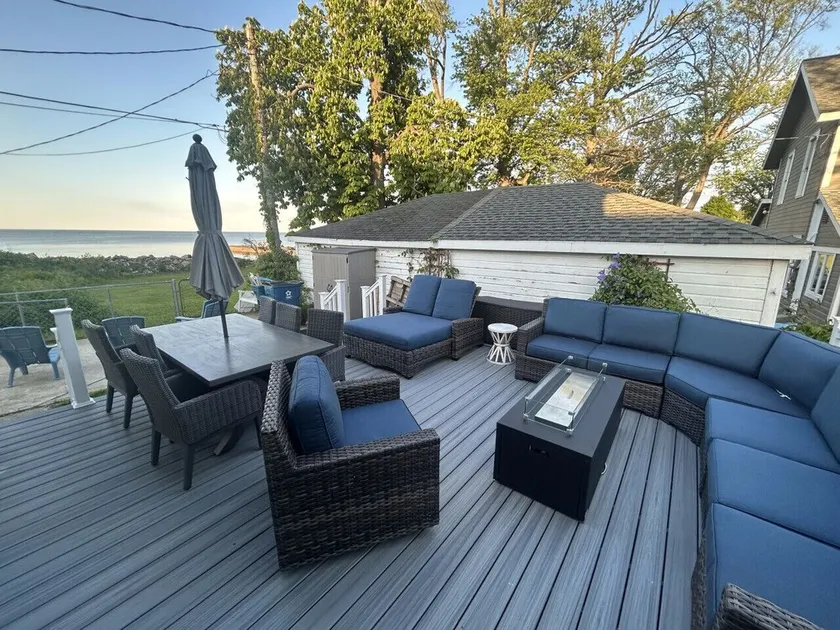 Holiday House · Lakeview House on Rye Beach - Image 1