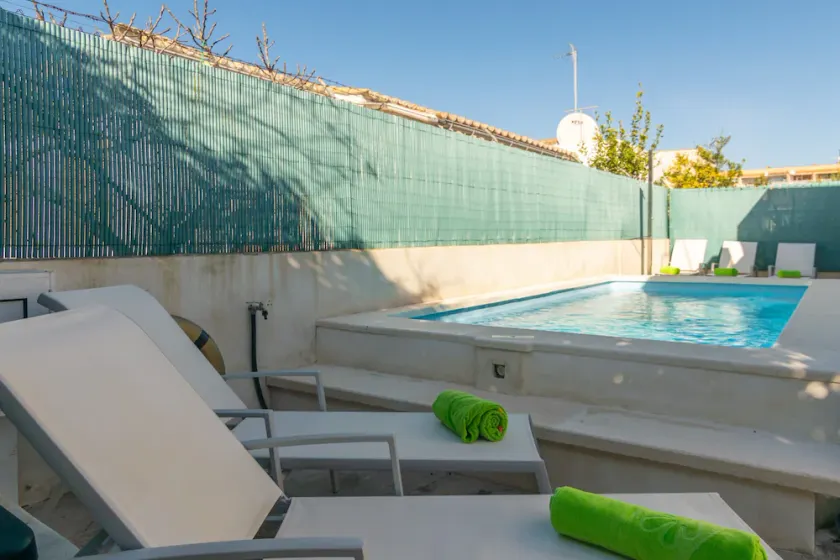 Agréable villa adaptée aux familles avec jardin, piscine privée et terrasse | À côté de la plage - Image 1