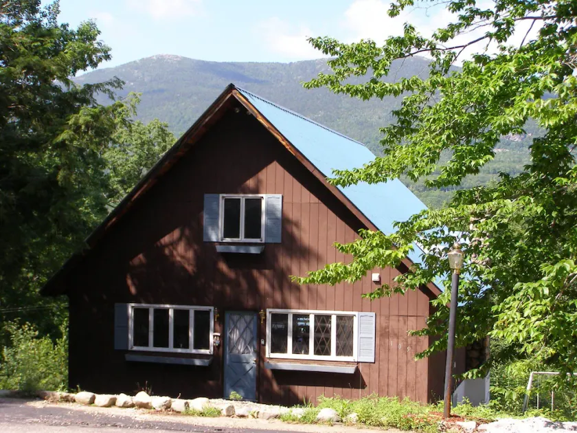 Awesome Mountain View fra 2700 sq ft Chalet med hot-tub på dæk - Image 1