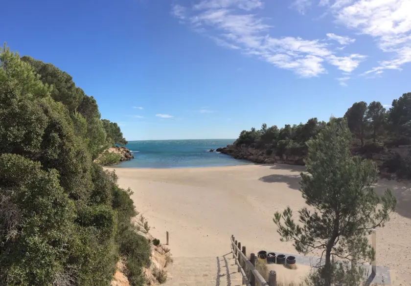 Luftkonditionerad villa 9/10 personer i stor inhägnad trädgård 150 m från havet - Image 1