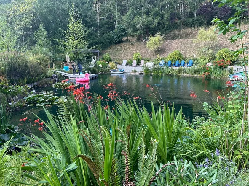 Hidden Pond Gong Suite - Luxury , Pet Friendly, with Hot Tub and Private Beach - Image 1