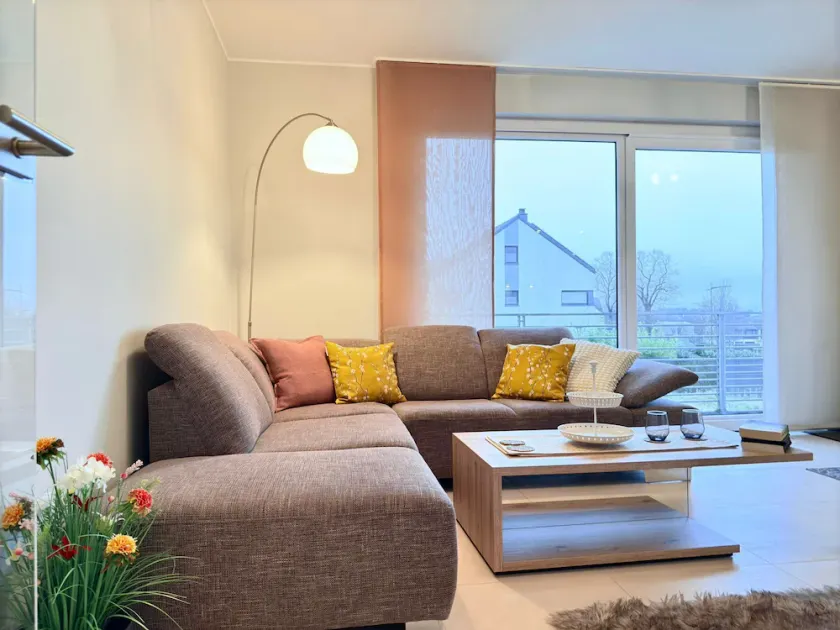 Comfort 2 bedrooms Apt w balcony&parking - Image 1