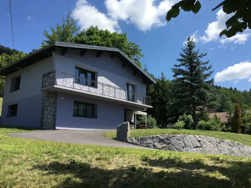 Maison  pour famille , grand espace agréable , calme et ensoleillé . - Image 1