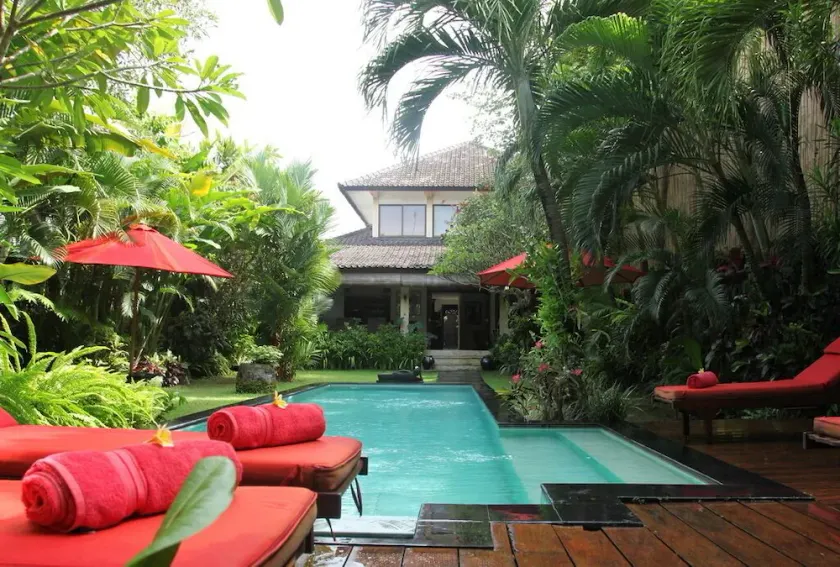Villa de vacances luxueuse avec piscine privé dans le coeur de Seminyak - Image 1