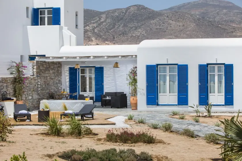 Villa Emily a 1 bedroom villa in Punda Beach Paros ideal for couples. - Image 1