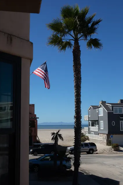 Large California Beach House Impeccably Designed for Comfort 20 Steps to Beach! - Image 1