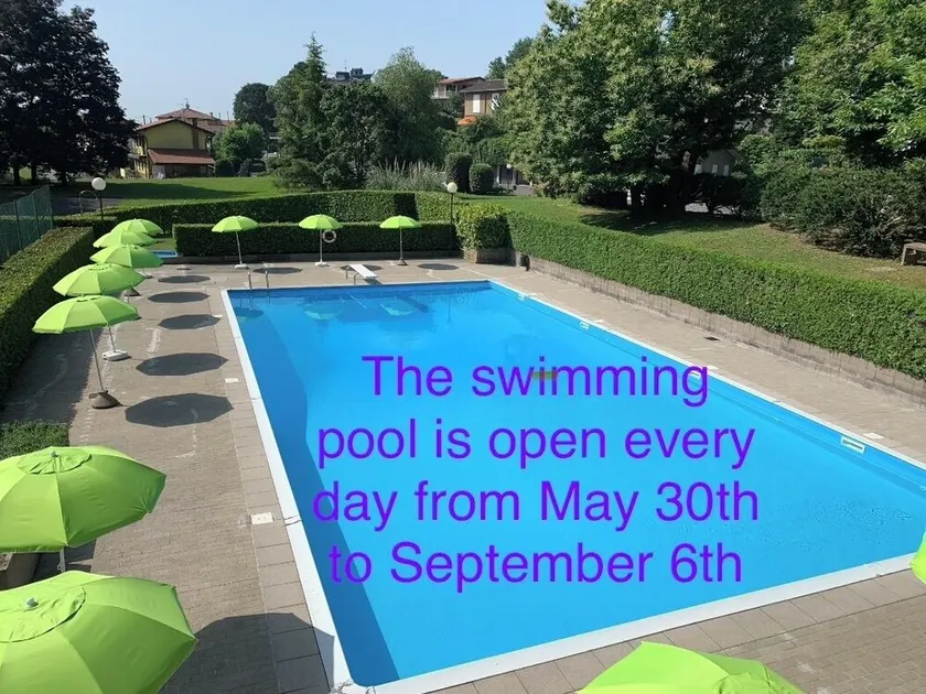 Modern panoramalägenhet med pool - Image 1
