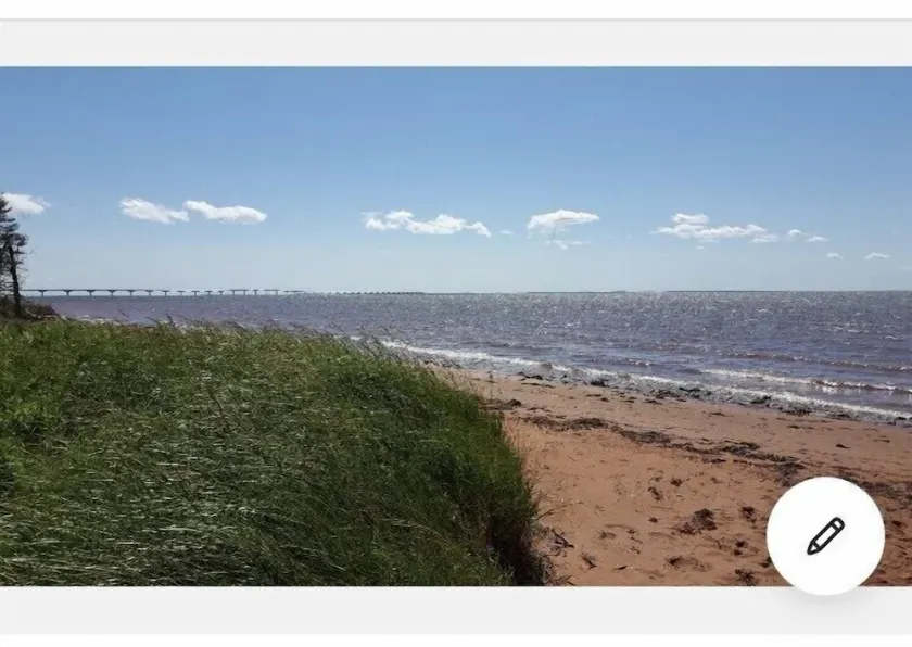 Angela’s Cottage by the sea- steps away from private beach! - Image 1