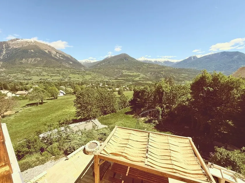 Gîte confort 15 couchages, vue panoramique Montagne Hautes Alpes, Terrasse - Image 1