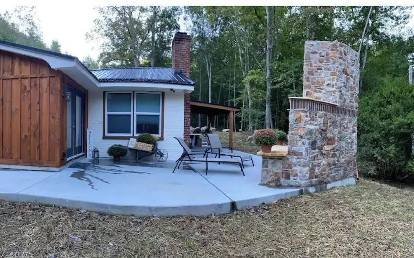 Bear Den Cottage - Image 1