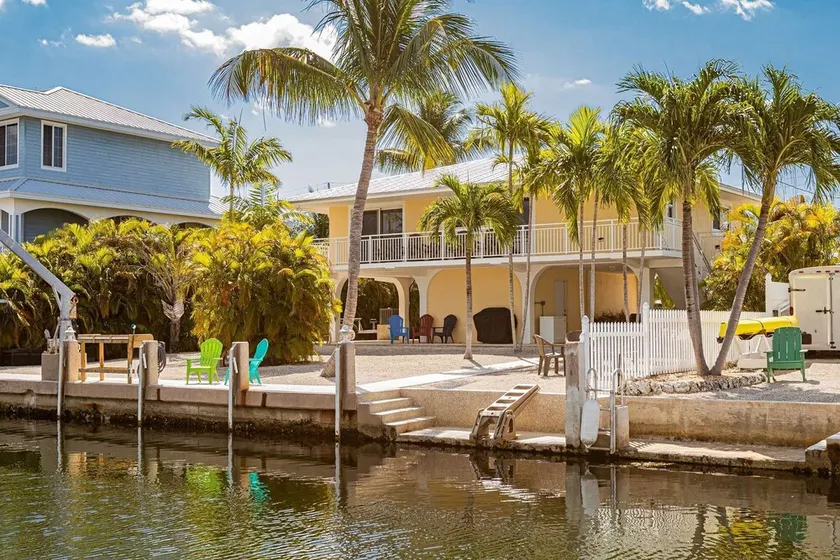 Sunny's Paradise: Discover Waterfront Bliss in Marathon, Dockage, Dog-Friendly, Close to Everything! - Image 1