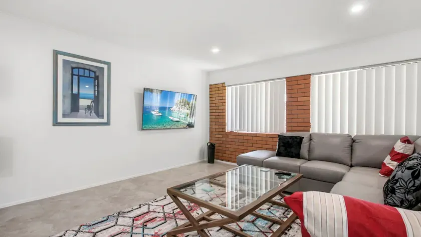 Bell Street 36 Dicky Beach - Image 1